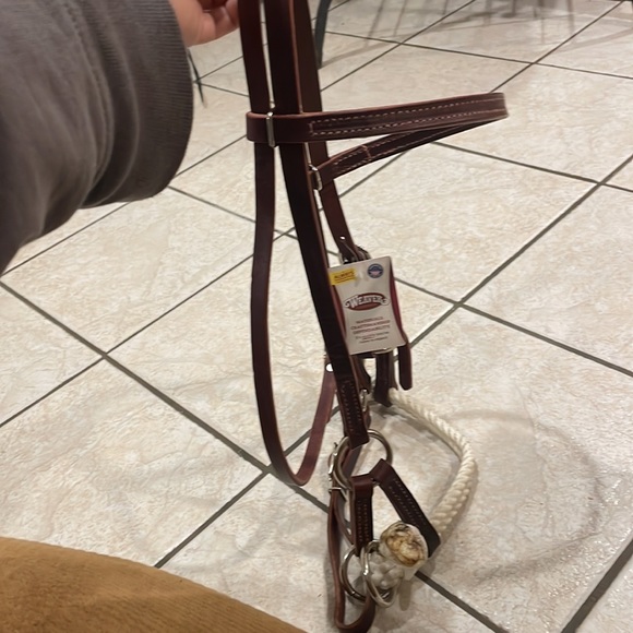 Weaver Leather Deluxe Latigo Leather Side Pull Double Nose - Picture 2 of 7